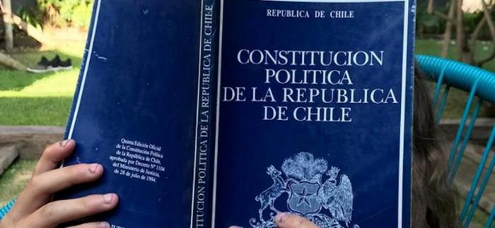 “La Constitución Comentada”: más de 30 profesionales examinan la Carta Fundamental vigente en nueva publicación “La Constitución Comentada”: más de 30 profesionales examinan la Carta Fundamental vigente en nueva publicación