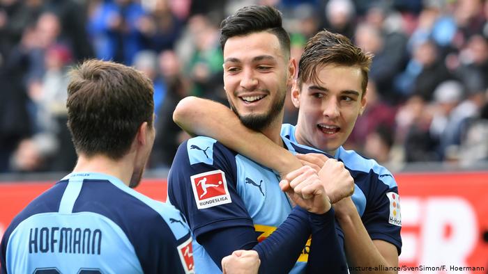 Planes para reiniciar Bundesliga: 300 personas por estadio Planes para reiniciar Bundesliga: 300 personas por estadio