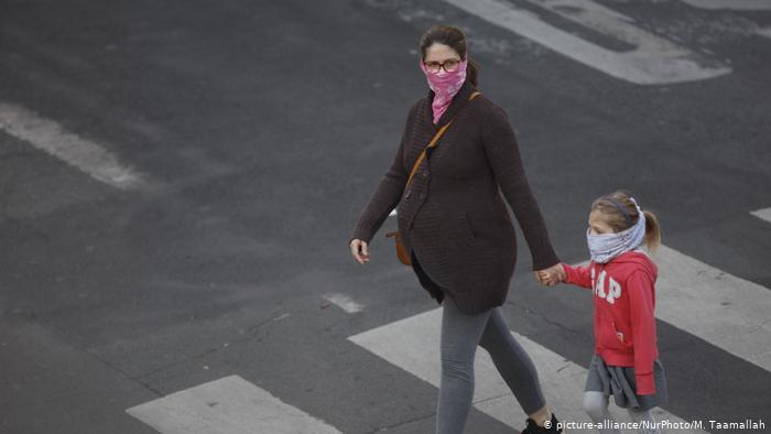 Francia reabrirá comercios el 11 de mayo y exigirá mascarillas en el transporte Francia reabrirá comercios el 11 de mayo y exigirá mascarillas en el transporte