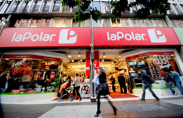 La Polar y más de 1300 de sus trabajadores acordaron suspender relación laboral hasta septiembre bajo la Ley de Protección al Empleo La Polar y más de 1300 de sus trabajadores acordaron suspender relación laboral hasta septiembre bajo la Ley de Protección al Empleo
