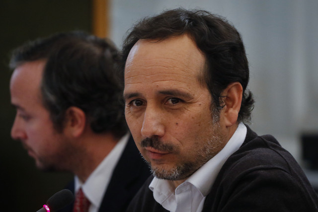 Ante el arribo del exministro de Hacienda Felipe Larraín al directorio de Cencosud: Diputado Núñez (PC) presenta proyecto para impedir tráfico de influencias Ante el arribo del exministro de Hacienda Felipe Larraín al directorio de Cencosud: Diputado Núñez (PC) presenta proyecto para impedir tráfico de influencias