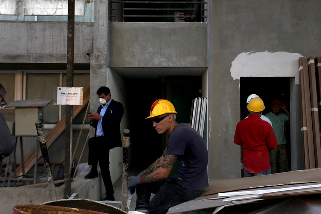 El desalentador pronóstico de la Cámara Chilena de la Construcción: anticipa que se podrían perder 75 mil empleos por el impacto del COVID-19 El desalentador pronóstico de la Cámara Chilena de la Construcción: anticipa que se podrían perder 75 mil empleos por el impacto del COVID-19
