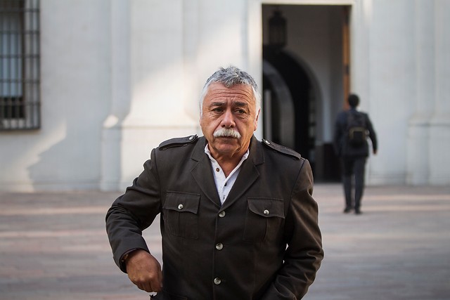 Carlos Caszely sostiene que el Presidente Piñera “debería colocar millones de dólares de su cuenta personal” para la compra de ventiladores y mascarillas Carlos Caszely sostiene que el Presidente Piñera