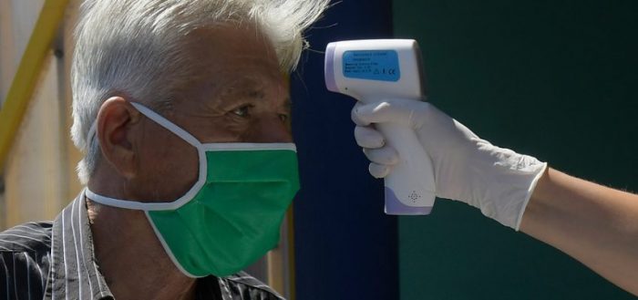 El coronavirus en adultos mayores hace explotar la basura debajo de la alfombra del sistema de salud El coronavirus en adultos mayores hace explotar la basura debajo de la alfombra del sistema de salud