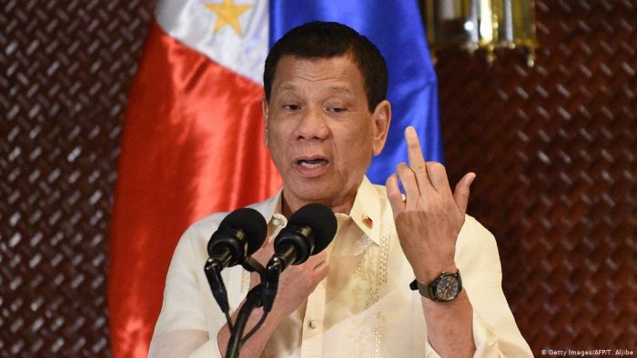 “Dispárenles a matar”: la orden a la policía del presidente de Filipinas para los que violen cuarentena