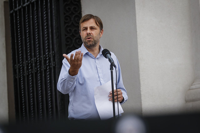 Alcalde Codina critica la lentitud del Gobierno con sus paquetes económicos: “Los municipios no hemos recibido ni un solo peso” Alcalde Codina critica la lentitud del Gobierno con sus paquetes económicos: “Los municipios no hemos recibido ni un solo peso”
