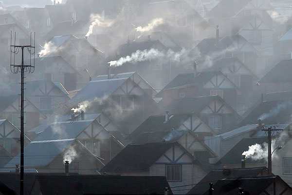 Científicos chilenos advierten que malas condiciones atmosféricas en invierno podrían favorecer la propagación del SARS-CoV-2 Científicos chilenos advierten que malas condiciones atmosféricas en invierno podrían favorecer la propagación del SARS-CoV-2
