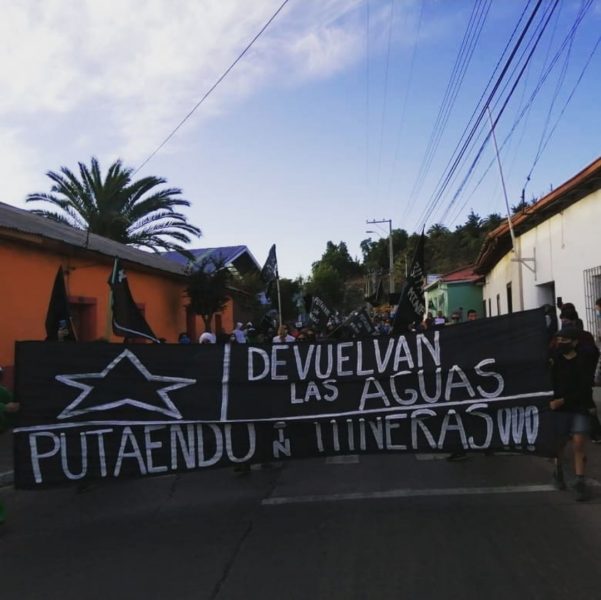 Putaendo no se rinde contra proyecto minero: dirigenta social acusa que “estamos sitiados por carabineros y militares” Putaendo no se rinde contra proyecto minero: dirigenta social acusa que “estamos sitiados por carabineros y militares”