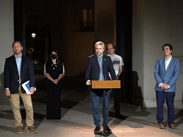 Gobierno intenta enmendar baches comunicacionales por instructivo de retorno al trabajo presencial para funcionarios públicos Gobierno intenta enmendar baches comunicacionales por instructivo de retorno al trabajo presencial para funcionarios públicos