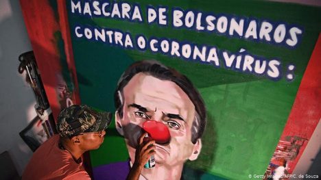 Bolsonaro aislado en la ignorancia: el coronavirus está cambiando el mundo, pero no al presidente brasileño Bolsonaro aislado en la ignorancia: el coronavirus está cambiando el mundo, pero no al presidente brasileño