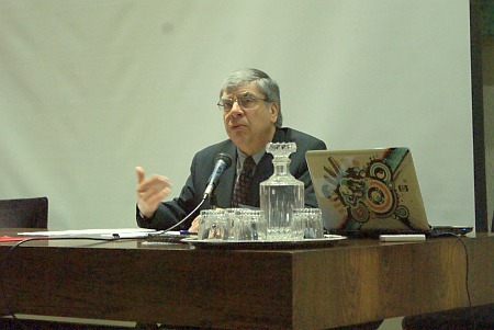 Exprofesor de historia de la USACH cuenta su versión sobre las desechadas denuncias de acoso sexual en su contra Exprofesor de historia de la USACH cuenta su versión sobre las desechadas denuncias de acoso sexual en su contra