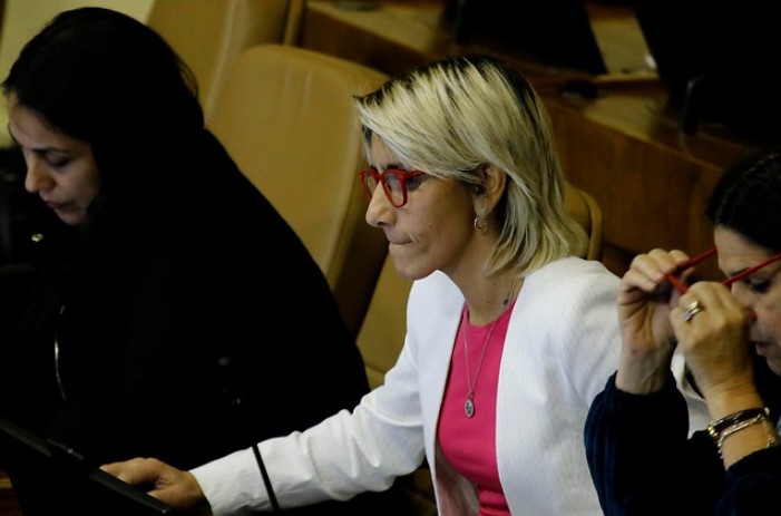 Transversal llamado: diputadas de Chile Vamos y la oposición piden la devolución completa a los trabajadores a honorarios en Operación Renta Transversal llamado: diputadas de Chile Vamos y la oposición piden la devolución completa a los trabajadores a honorarios en Operación Renta