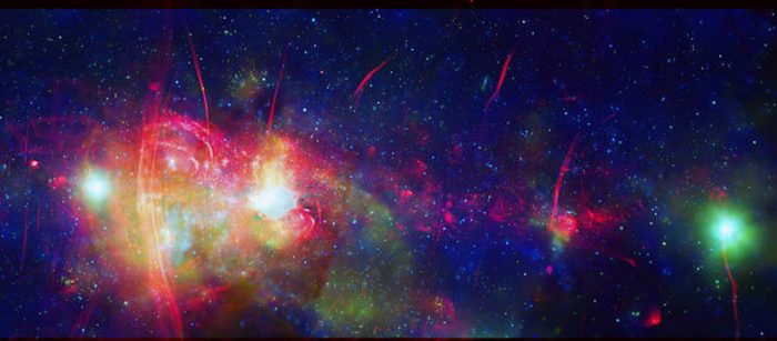Aplicación de realidad virtual permite recorrer el agujero negro de nuestra galaxia Aplicación de realidad virtual permite recorrer el agujero negro de nuestra galaxia