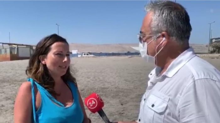 Sorprenden a directora regional del Sernatur tomando sol en una playa de Arica haciendo caso omiso a las autoridades