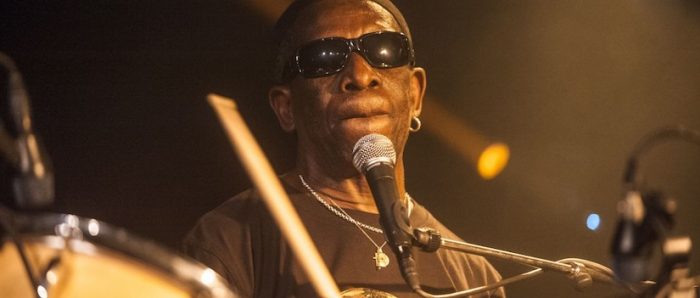 Murió Tony Allen, batería legendario y pionero del afrobeat Murió Tony Allen, batería legendario y pionero del afrobeat