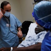 Coronavirus en Estados Unidos: por qué están despidiendo a tantas enfermeras a pesar de lo necesarias que son en medio de la pandemia