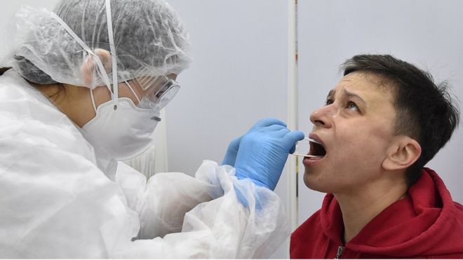 Coronavirus: la razón por la que algunos pacientes recuperados de covid-19 pueden volver a dar positivo, según la OMS Coronavirus: la razón por la que algunos pacientes recuperados de covid-19 pueden volver a dar positivo, según la OMS