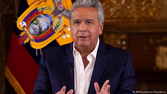 Ecuador anuncia grandes recortes para afrontar la crisis Ecuador anuncia grandes recortes para afrontar la crisis