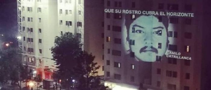 Espacio público: stickers, luces y democracia Espacio público: stickers, luces y democracia