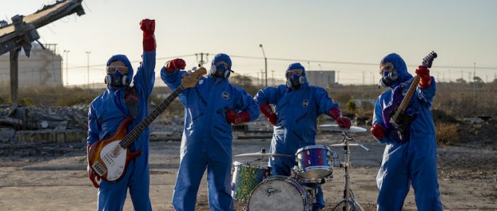 Chancho en Piedra revisa la contingencia social en un nuevo video realizado en el sector de Ventanas Chancho en Piedra revisa la contingencia social en un nuevo video realizado en el sector de Ventanas