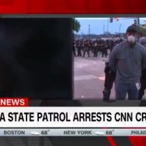 Equipo de CNN fue detenido en plena transmisión televisiva mientras cubrían las manifestaciones en Minneapolis