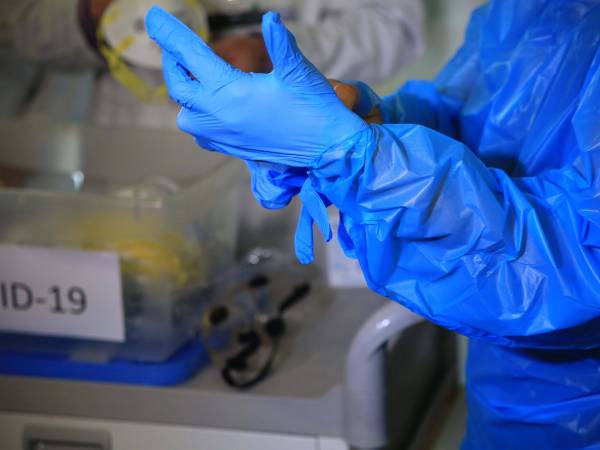 Ministerio de Salud suspendió análisis en cinco laboratorios por 