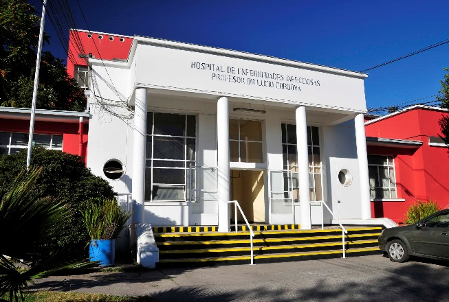 Paciente con covid-19 escapó de dos hospitales en la Región Metropolitana Paciente con covid-19 escapó de dos hospitales en la Región Metropolitana