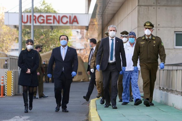 Ministro Blumel tras visitar a carabinero baleado en protesta en Cerrillos: «Es un acto absolutamente repudiable y cobarde» Ministro Blumel tras visitar a carabinero baleado en protesta en Cerrillos: