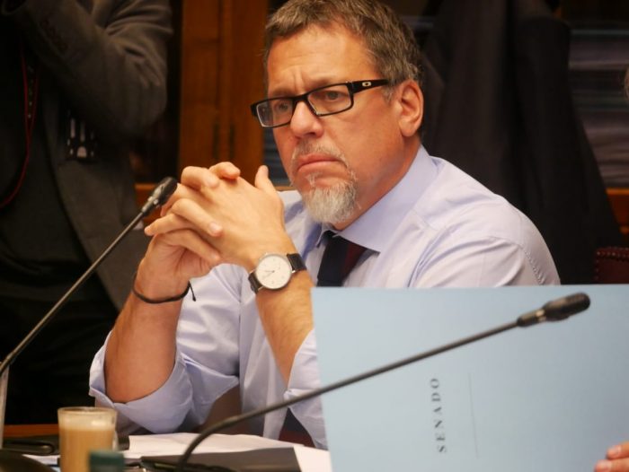 Senador Lagos Weber pide al Ejecutivo aumentar montos del Ingreso de Emergencia Senador Lagos Weber pide al Ejecutivo aumentar montos del Ingreso de Emergencia