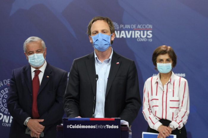 Subsecretario Zúñiga anuncia reconversión de tres hospitales de la RM para aumentar camas críticas Subsecretario Zúñiga anuncia reconversión de tres hospitales de la RM para aumentar camas críticas