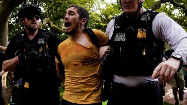 Otra jornada de protestas en EEUU: el dolor y la ira sacuden unas 50 ciudades tras la muerte de George Floyd Otra jornada de protestas en EEUU: el dolor y la ira sacuden unas 50 ciudades tras la muerte de George Floyd