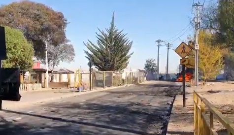 En medio de la cuarentena: se registran disturbios en Cerro Navia tras manifestación de vecinos