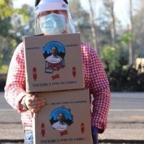 “Seguramente lo hace con la plata de las pesqueras”: diputado Espinoza arremete contra Sauerbaum (RN) por la entrega de cajas de alimento con su foto