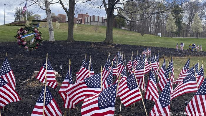 Estados Unidos supera los 157.900 muertos y 4,8 millones de contagios por COVID-19 Estados Unidos supera los 157.900 muertos y 4,8 millones de contagios por COVID-19