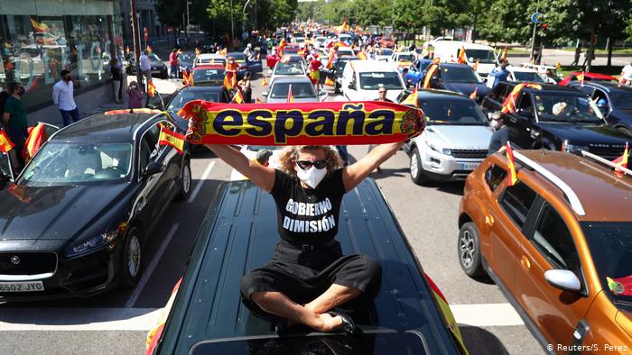 Coronavirus: españoles protestan contra el Gobierno por su gestión de la pandemia Coronavirus: españoles protestan contra el Gobierno por su gestión de la pandemia