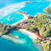 Chilenos varados hace 45 días en isla de Honduras piden ayuda a Cancillería para regresar: tuvieron que crear caña para pescar su alimento
