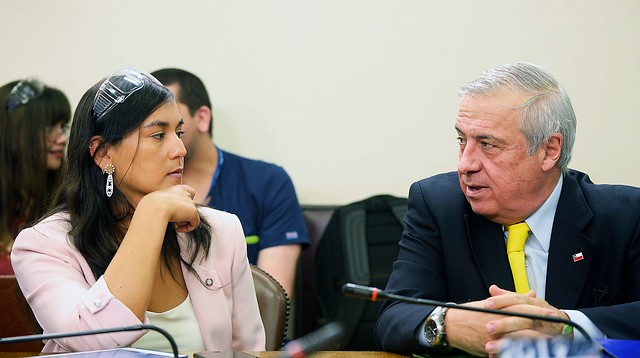 ¿Cogobierno sanitario?: encuesta Data Influye revela que un 64% apoya opción de mesa tripartita Gobierno-Colegio Médico-alcaldes para manejar la crisis ¿Cogobierno sanitario?: encuesta Data Influye revela que un 64% apoya opción de mesa tripartita Gobierno-Colegio Médico-alcaldes para manejar la crisis