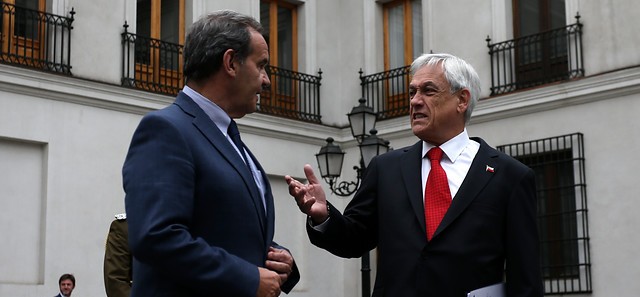 Allamand se desmarca de la tesis de Piñera: “La única razón para aplazar el plebiscito es la sanitaria y en ningún caso la crisis económica” Allamand se desmarca de la tesis de Piñera: “La única razón para aplazar el plebiscito es la sanitaria y en ningún caso la crisis económica”