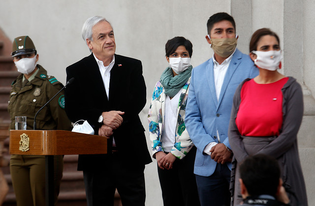 Piñera aboga por el Ingreso Familiar de Emergencia y defiende el “retorno seguro” en su mensaje por el Día del Trabajador Piñera aboga por el Ingreso Familiar de Emergencia y defiende el “retorno seguro” en su mensaje por el Día del Trabajador
