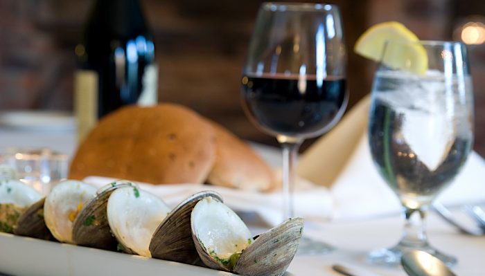 No sólo blancos: otras cepas perfectas para pescados y mariscos No sólo blancos: otras cepas perfectas para pescados y mariscos