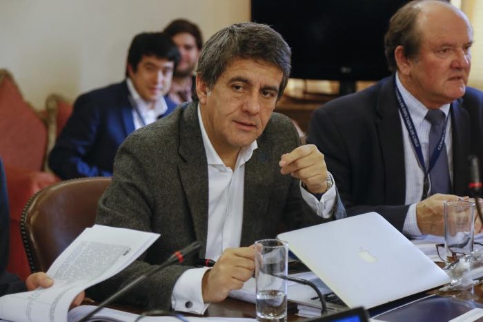 Diputados RN sobre propuesta de destinar US$10 mil millones al Plan de Emergencia: “Tiene flujos proyectados que no necesariamente deben ser la Biblia y el Corán” Diputados RN sobre propuesta de destinar US$10 mil millones al Plan de Emergencia: “Tiene flujos proyectados que no necesariamente deben ser la Biblia y el Corán”