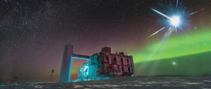 Neutrinos, los mensajeros cósmicos que atraviesan nuestros cuerpos y los científicos buscan en la Antártica y en las profundidades del mar