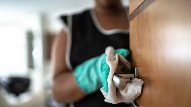 Coronavirus | “Esta pandemia nos ha convertido en casi esclavas”: cómo covid-19 puso en evidencia la situación de las empleadas domésticas en América Latina (y cuál es el único país que las ayuda) Coronavirus | “Esta pandemia nos ha convertido en casi esclavas”: cómo covid-19 puso en evidencia la situación de las empleadas domésticas en América Latina (y cuál es el único país que las ayuda)