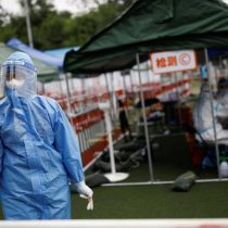 Rebrote de COVID-19 causa confinamiento de 500.000 personas en China