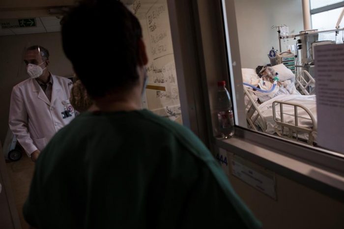 OMS advierte que Brasil no debe ser apuntado con el dedo y que “también hay aumentos importantes de casos en México y Chile” OMS advierte que Brasil no debe ser apuntado con el dedo y que “también hay aumentos importantes de casos en México y Chile”