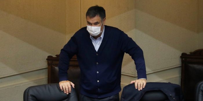 Ossandón pone el dedo en la llaga de La Moneda: “A este Gobierno lo controlan Evópoli y Larroulet, gente súper dogmática” Ossandón pone el dedo en la llaga de La Moneda: “A este Gobierno lo controlan Evópoli y Larroulet, gente súper dogmática”