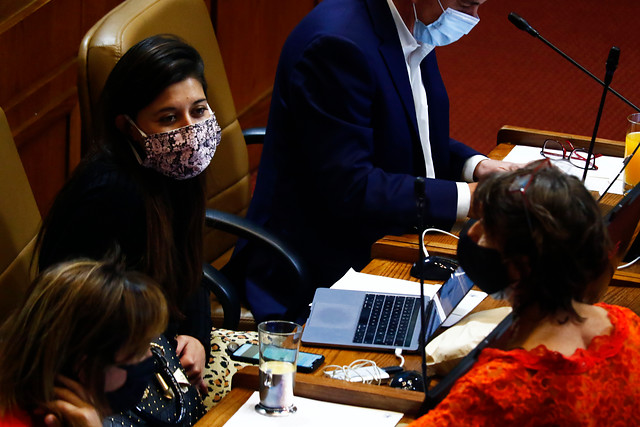 Diputada Cicardini (PS) por proyecto que limita cambios de fondos de AFP: “Es el corralito de Piñera y debemos detener este intento de seguir alimentando el negocio” Diputada Cicardini (PS) por proyecto que limita cambios de fondos de AFP: