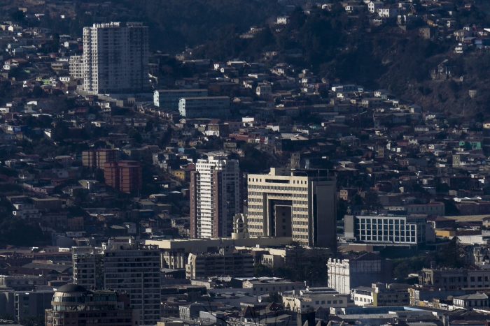 Nuevas medidas sanitarias para combatir el Covid-19: Valparaíso, Viña del Mar y otras 6 comunas entran en cuarentena
