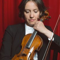 Conciertos para la Hora Azul: interpretaciones en violín de Alejandra Urrutia vía online