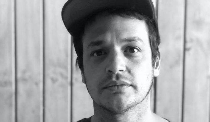 Gaspar Antillo, director de la cinta chilena que se estrena en Netflix, y su amor por los outsiders Gaspar Antillo, director de la cinta chilena que se estrena en Netflix, y su amor por los outsiders